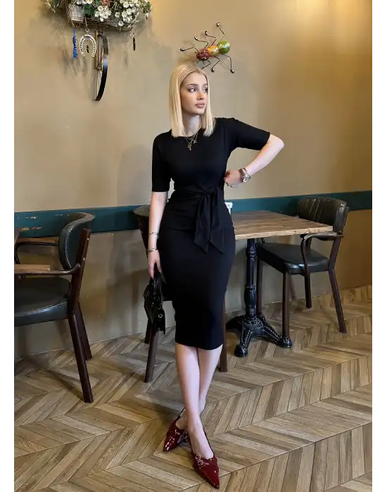 Roselin Siyah Belden Bağlamalı Midi Boy Esnek Elbise