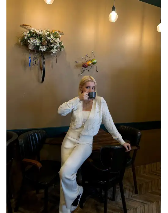 Sally Bej İncili 3lü Triko Takım