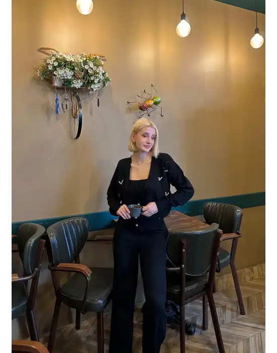 Sally Siyah İncili 3lü Triko Takım