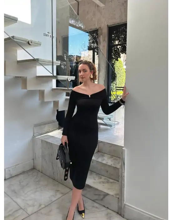 Siyah Tokalı Madonna Elbise