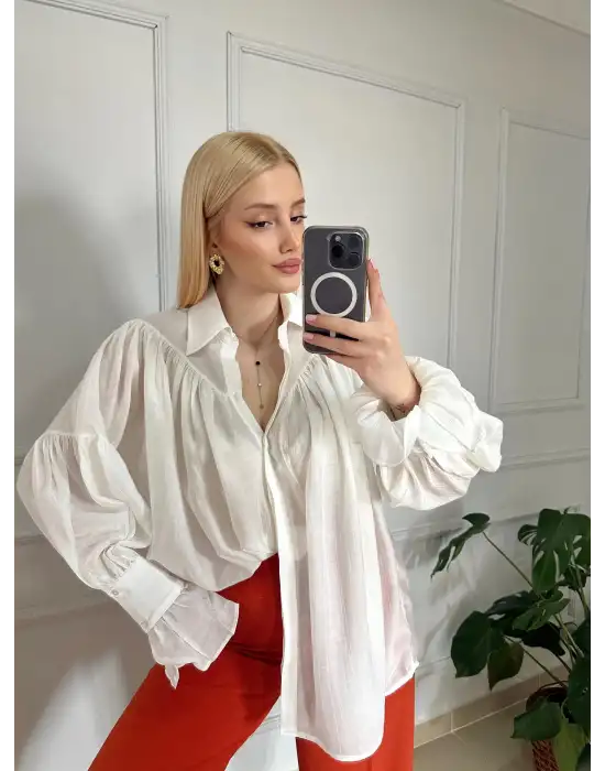 Soleil Beyaz Fırfırlı Volanlı Gömlek