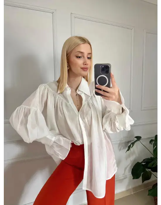 Soleil Beyaz Fırfırlı Volanlı Gömlek