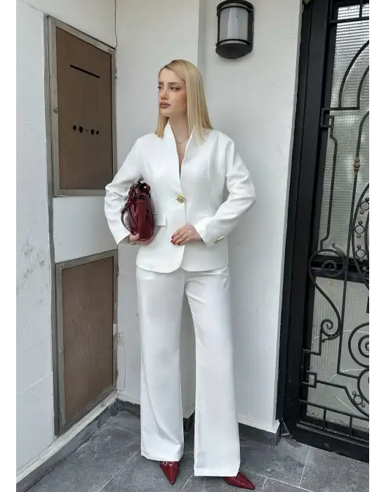 Velvet Beyaz Gold Büyük Tek Düğmeli İç Astarlı Beyaz Blazer Ceket