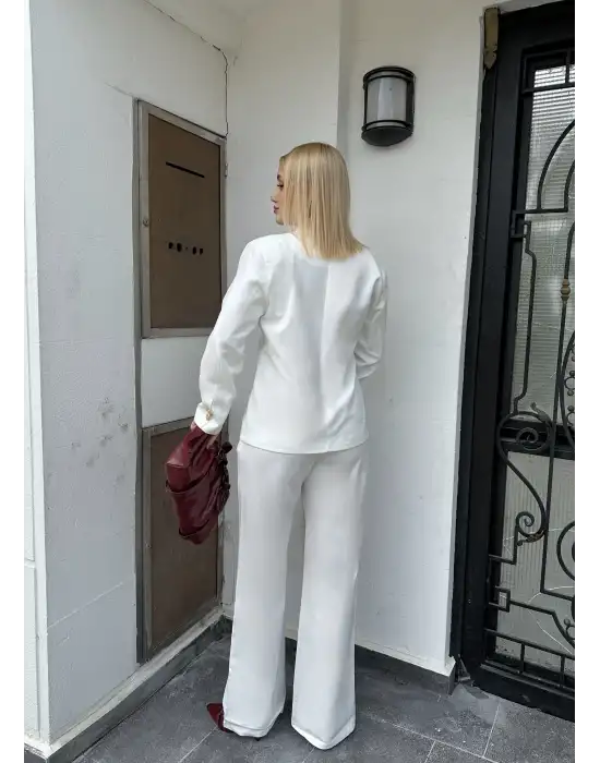 Velvet Beyaz Gold Büyük Tek Düğmeli İç Astarlı Beyaz Blazer Ceket