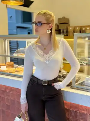 Beyaz Dantel Detay Esnek Kaşmir Transparan Bluz