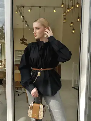 Dik Yaka Oversize Pileli Siyah Gömlek