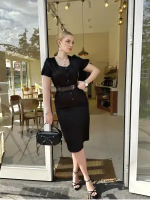Düğmeli Midi Boy Kemerli Siyah Elbise