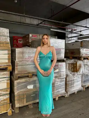 Moi Sırt Dekolteli V Yaka Balık Parlak Saten Abiye Mavi Elbise