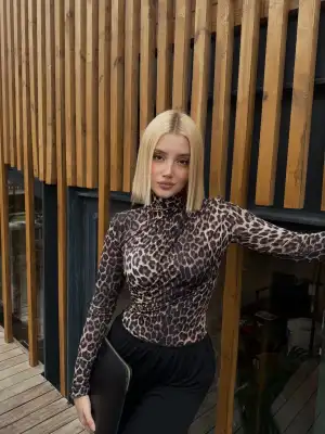 Holly Kahve Leopar Drapeli Bluz