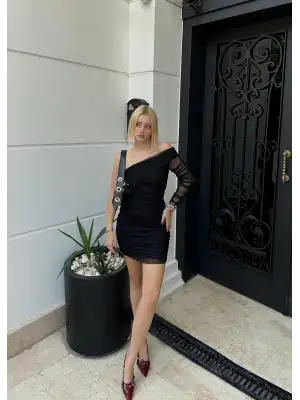 Madonna Siyah Tek Kol Drapeli Kısa Tül Elbise