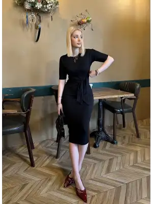 Roselin Siyah Belden Bağlamalı Midi Boy Esnek Elbise