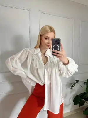 Soleil Beyaz Fırfırlı Volanlı Gömlek