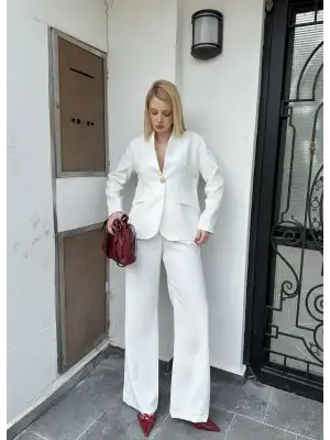 Velvet Beyaz Gold Büyük Tek Düğmeli İç Astarlı Beyaz Blazer Ceket