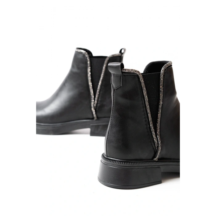 02-02 Siyah Taş Aksesuarlı Lastikli Günlük Kadın Bot