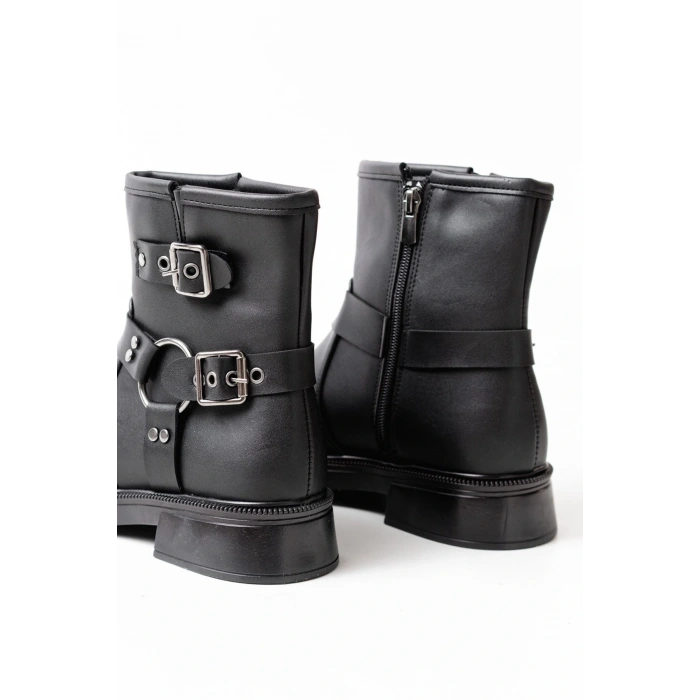 02-2013 Siyah Toka Aksesuarlı Fermuarlı Günlük Kadın Bot