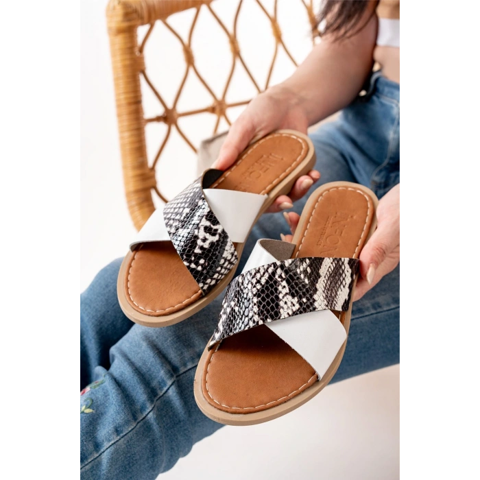 169-076 Beyaz Ortopedik Hakiki Deri Çapraz Bantlı Kadın Terlik