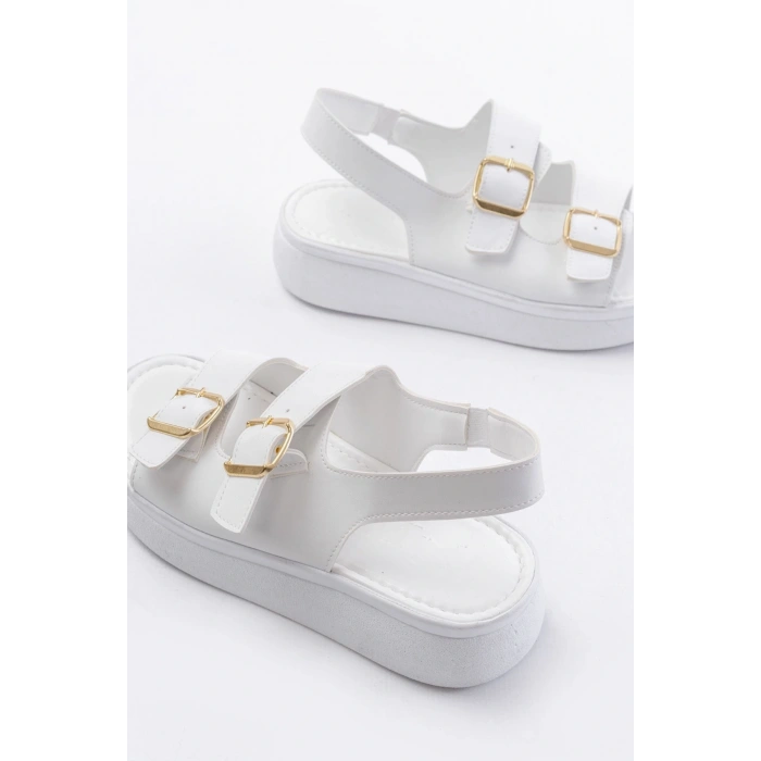 24413-572 Beyaz Günlük Dolgu Topuk Toka Aksesuarlı Kadın Sandalet