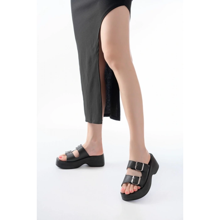 24414-574 Siyah Günlük Tokalı Dolgu Topuk Kadın Terlik
