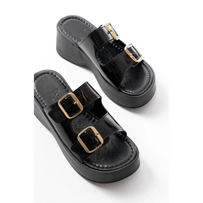 24414-574 Siyah Rugan Günlük Tokalı Dolgu Topuk Kadın Terlik