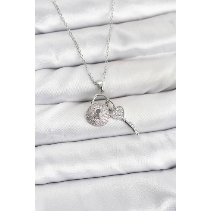 316L Çelik Zincir Gümüş Renk Kilit Anahtar Model Zirkon Taşlı Kadın Kolye