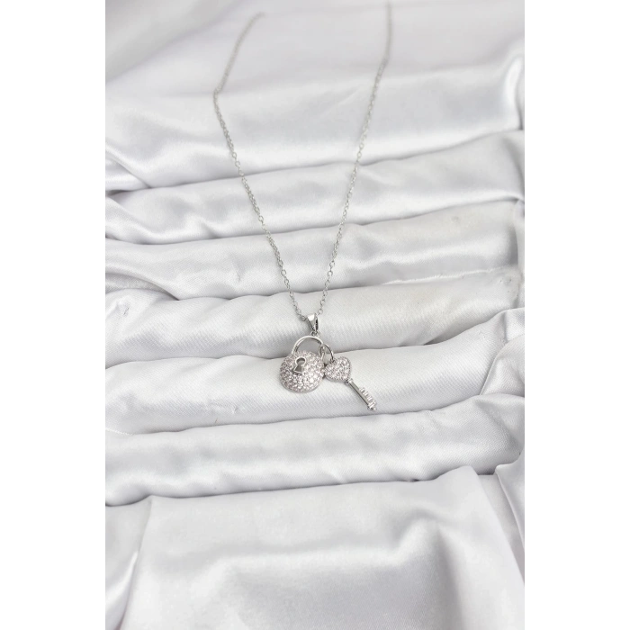 316L Çelik Zincir Gümüş Renk Kilit Anahtar Model Zirkon Taşlı Kadın Kolye