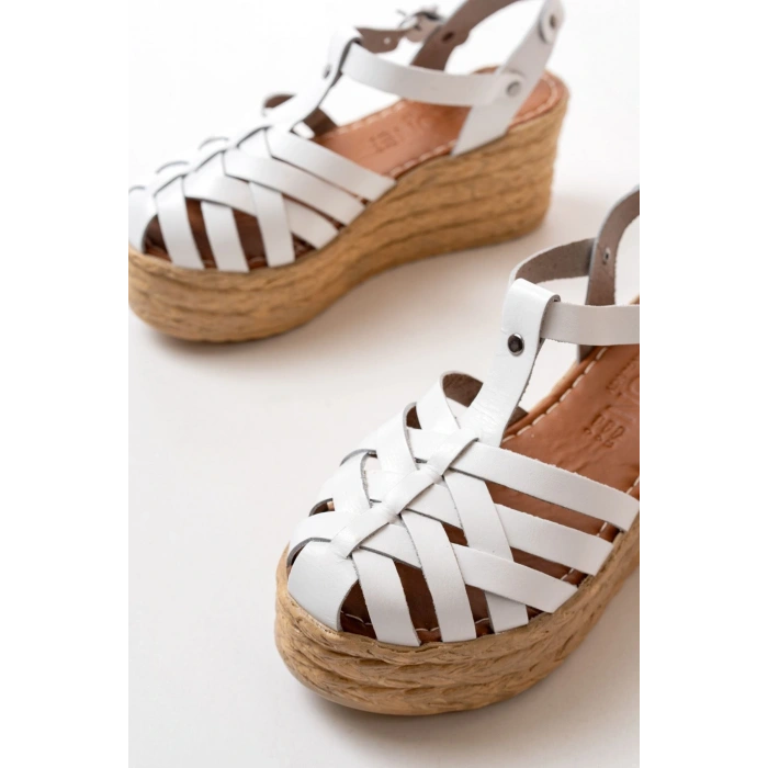 684-02 Beyaz Ortopedik Hakiki Deri Dolgu Kadın Sandalet