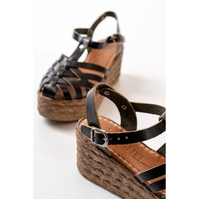 684-02 Siyah Ortopedik Hakiki Deri Dolgu Kadın Sandalet