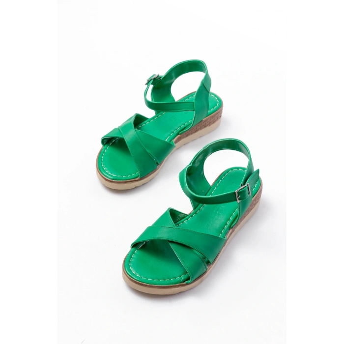 692-564 Çimen Yeşili  Ortopedik Taban Çapraz Tokalı Kadın Sandalet