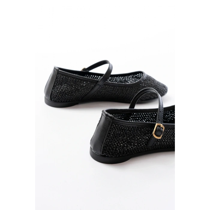 7432 Siyah Fileli Toka Detaylı Günlük Kadın Babet