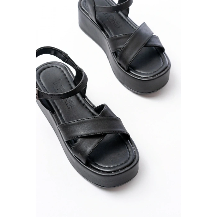 861-1005 Siyah Günlük Çapraz Dolgu Topuk Kadın Sandalet