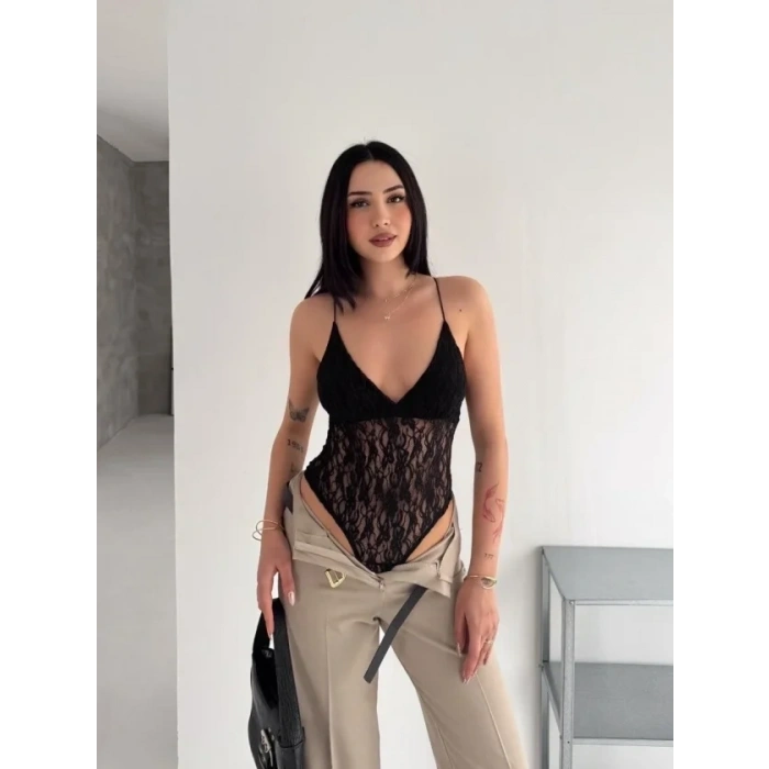 Dantel Detaylı Derin Dekolte Body Şık Kolsuz Yazlık Bodysuit - Siyah