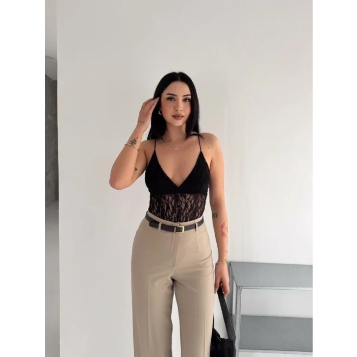 Dantel Detaylı Derin Dekolte Body Şık Kolsuz Yazlık Bodysuit - Siyah