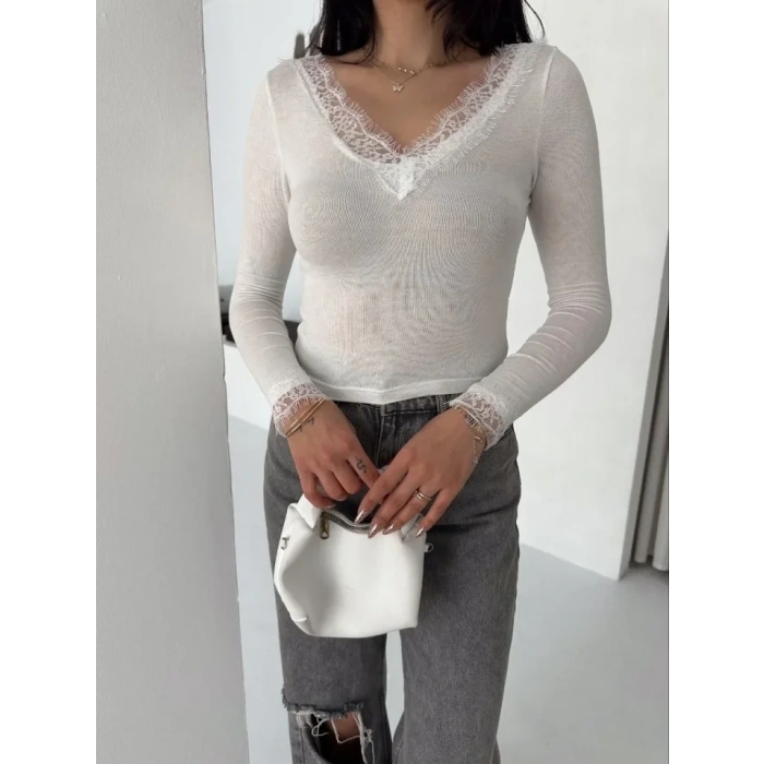 Dantel Detaylı V Yaka Arkası V Yaka Kaşmir Dokulu Uzun Kollu Bluz - Beyaz