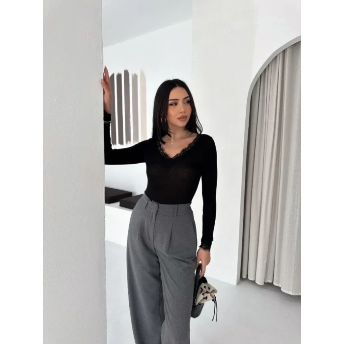 Dantel Detaylı V Yaka Arkası V Yaka Kaşmir Dokulu Uzun Kollu Bluz - Siyah