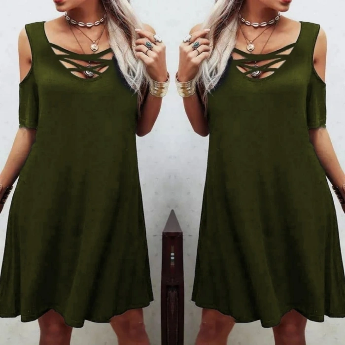 Dekolteli Bağcık Detay Viskon Kumaş Elbise