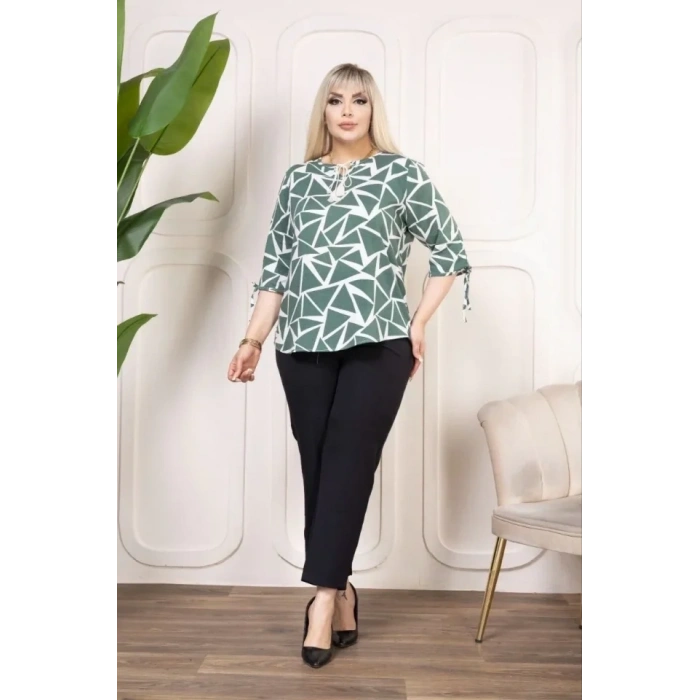 Desenli Püsküllü Viskon Bluz Bebe Yaka Kısa Kollu Big Size Rahat Kesim - Desenli