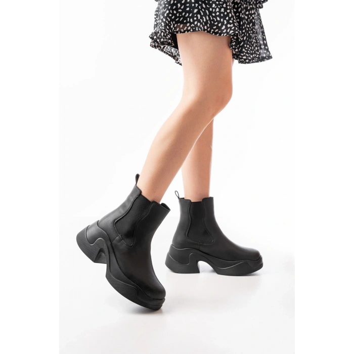 FZ-2400 Siyah Yüksek Tabanlı Lastikli Günlük Kadın Bot