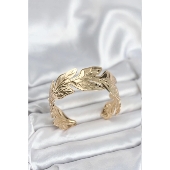 Gold Renk Pirinç Levha Yaprak Model Kadın Bileklik