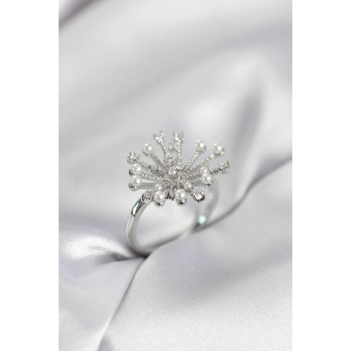 Gümüş Renk Karahindiba Model Zirkon Taşlı Kadın Yüzük