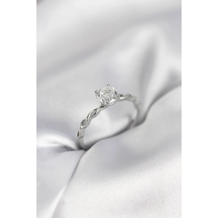 Gümüş Renk Sarmal Zincir Model Tek Taş Model Zirkon Taşlı Kadın Yüzük