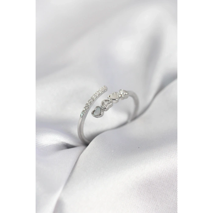 Gümüş Renk Zirkon Taşlı Minimal Kalp Model Kadın Yüzük
