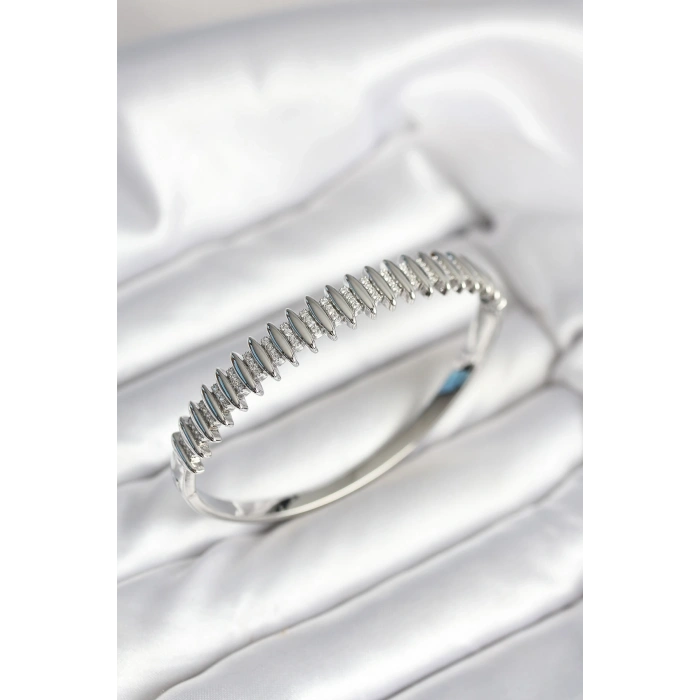 Gümüş Renk Zirkon Taşlı Pirinç Kadın Kelepçe