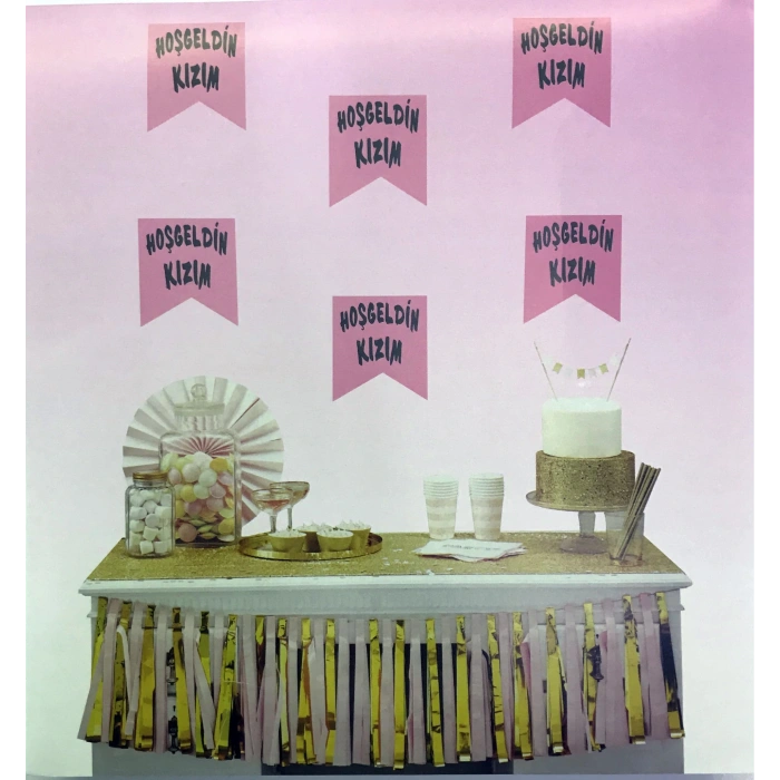 Hoşgeldin Kızım Yazılı Flama Süs Pembe Üzeri Gümüş Renk