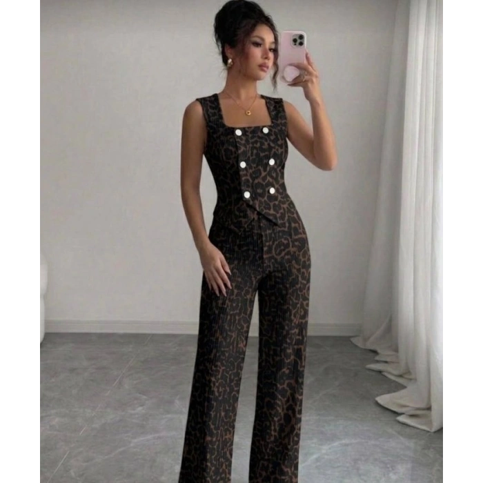 Kadın Düğmeli Bürümcük Kumaş Takım