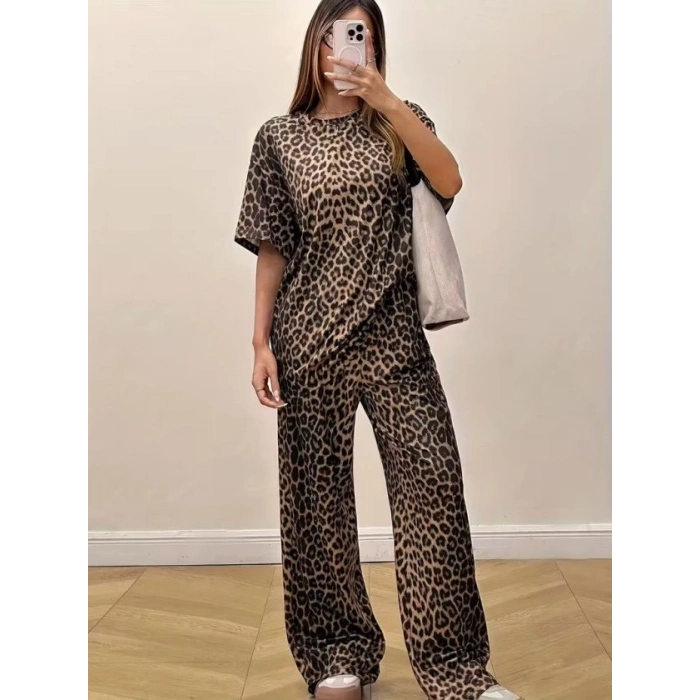 Kadın Kısa Kollu Bisiklet Yaka Iki Iplik Leopar Desenli Bluz Ve Pantolon Ikili Takım