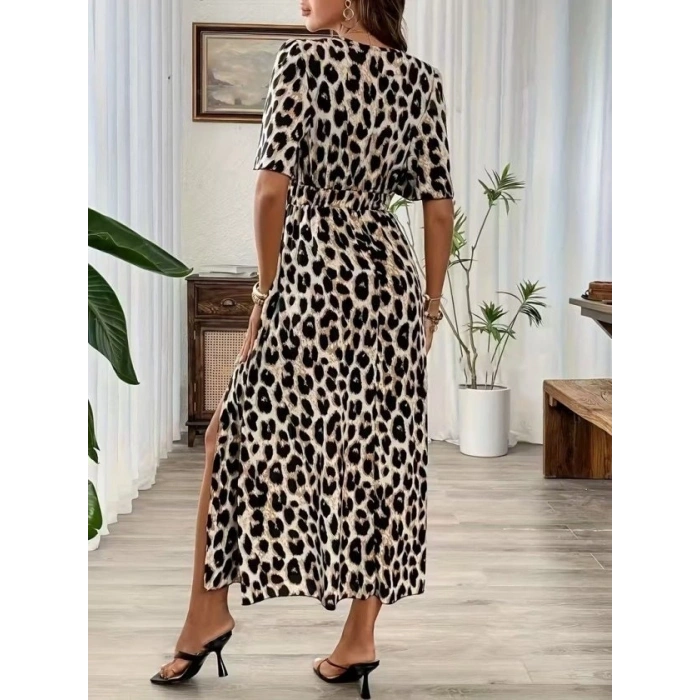 Kadın Kısa Kollu V Yakalı Beli Lastikli Yırtmaçlı Uzun Leopar Desenli Süprem Elbise