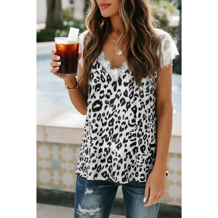 Kadın Kısa Kollu V Yakalı Dantelli Süprem Bluz