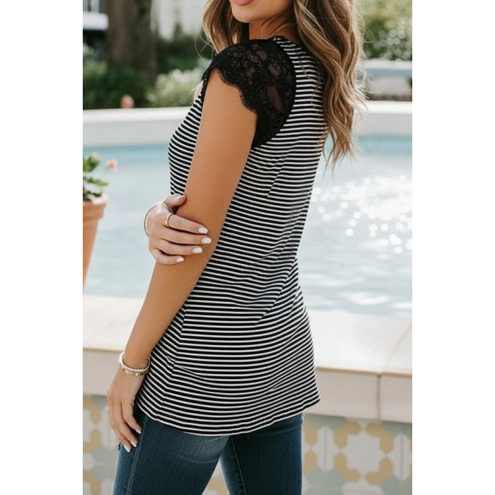 Kadın Kısa Kollu V Yakalı Dantelli Süprem Bluz