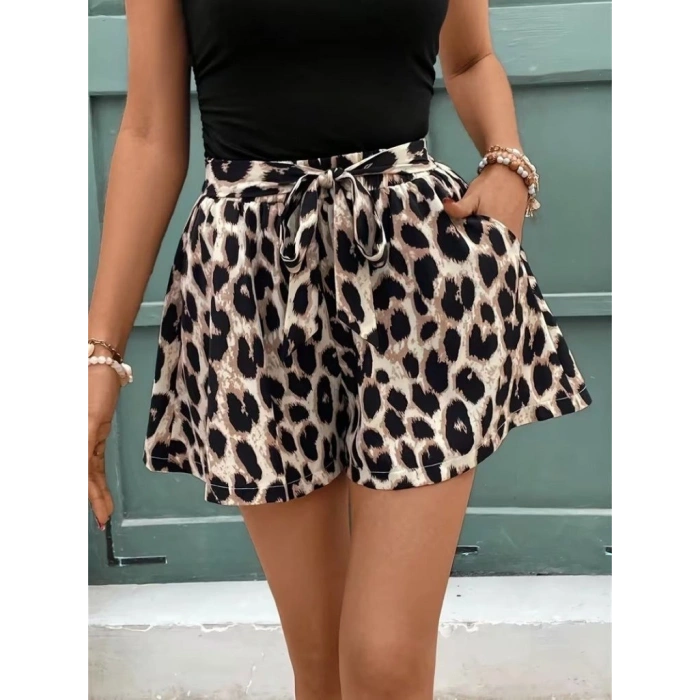 Kadın Kolsuz Bisiklet Yaka Viskon Bluz Ve Leopar Desenli Kısa Modal Short Ikili Takım