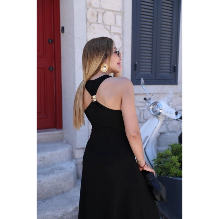 Kadın Omuzlardan Açık Arkadan Toka Detaylı Yırtmaçlı Uzun Viskon Elbise